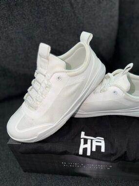 1Hund Aerolux Pro- Barefoot Shoe